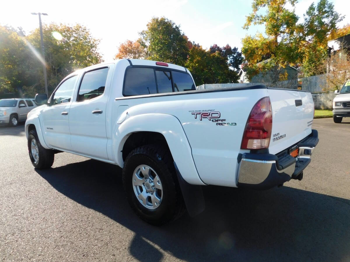 Used 2005 Toyota Tacoma PreRunner RWD image 3