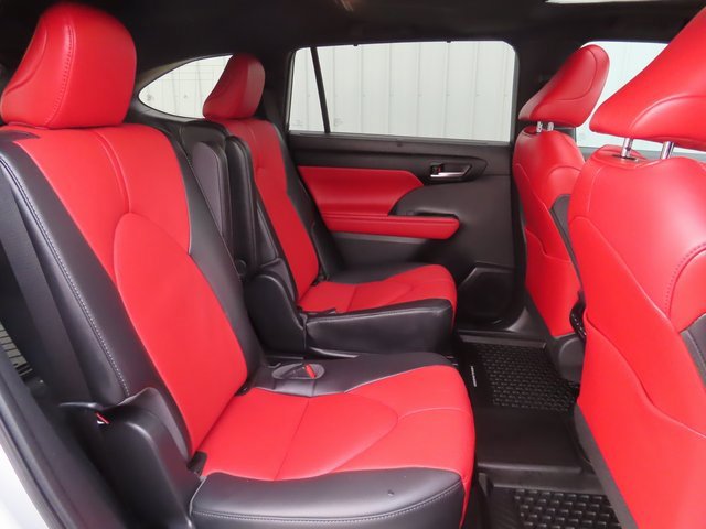 Used 2023 Toyota Highlander XSE image 30