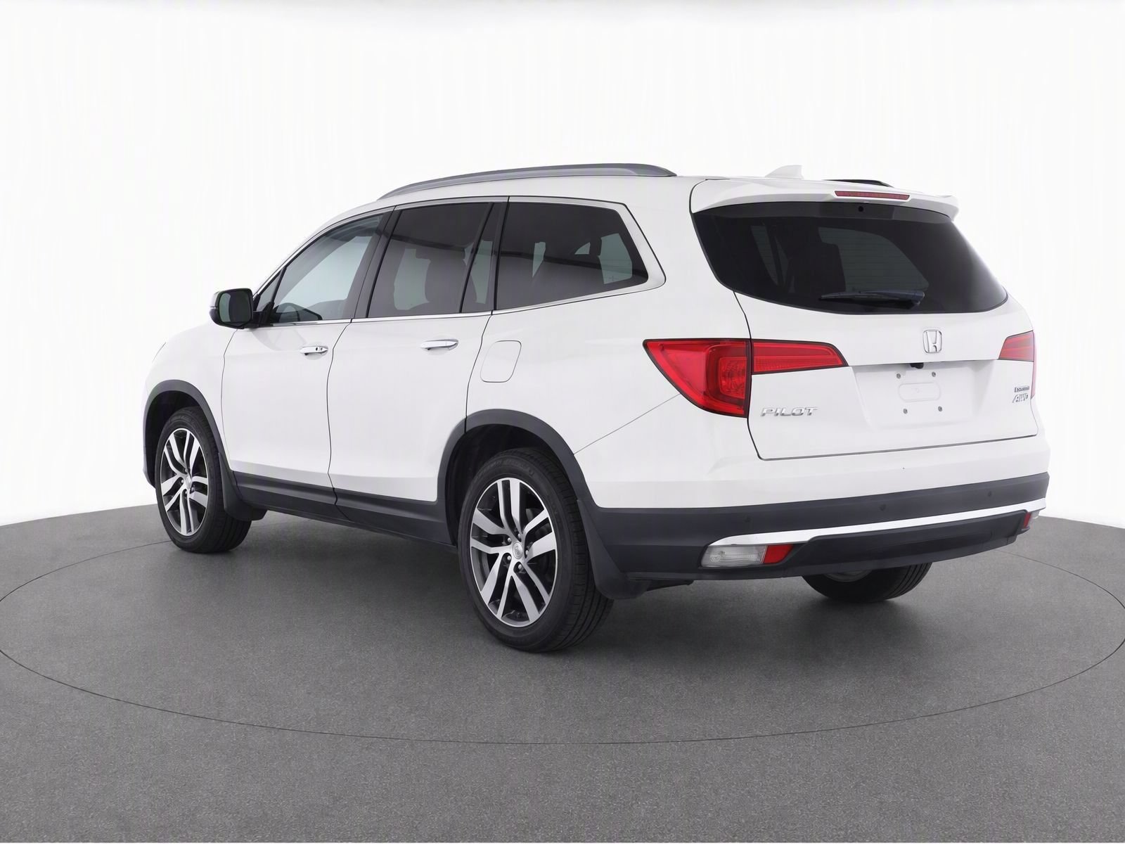Used 2017 Honda Pilot Touring image 7