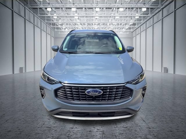 Used 2023 Ford Escape Platinum AWD/4WD image 2
