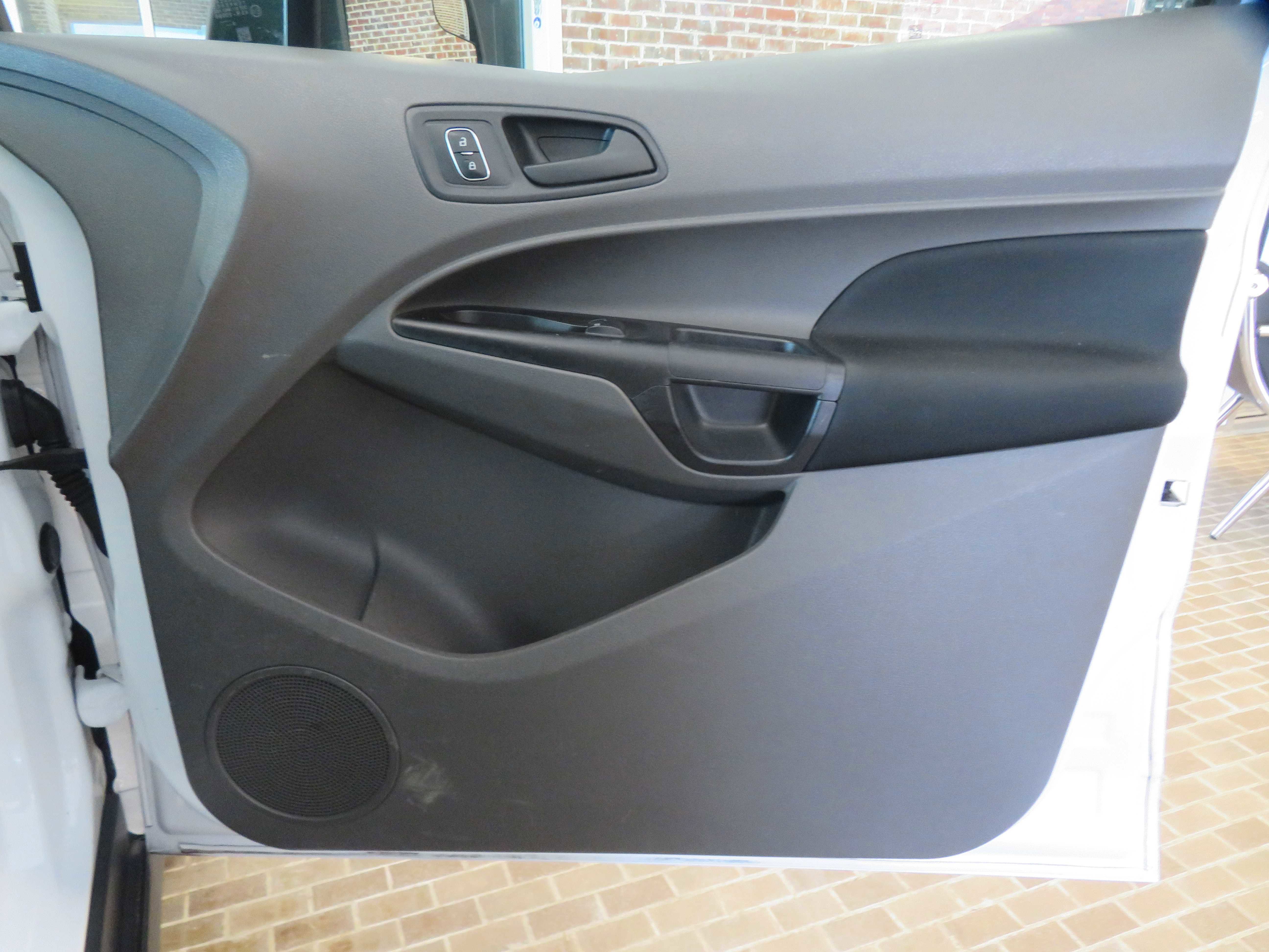 Used 2020 Ford Transit Connect XL image 32