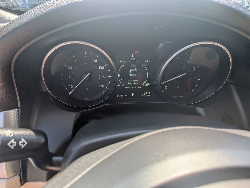 Used 2016 Jaguar XF Premium RWD image 19