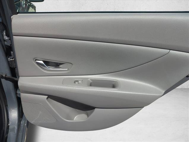 Used 2025 Hyundai Elantra SEL FWD image 26