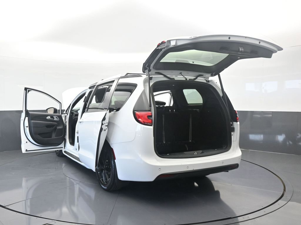 Used 2023 Chrysler Pacifica Touring-L w/ S Appearance Package image 76