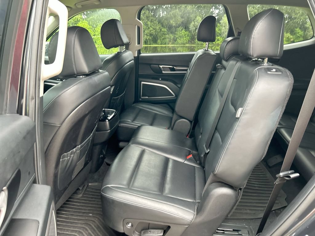 Used 2024 Kia Telluride LX FWD image 30