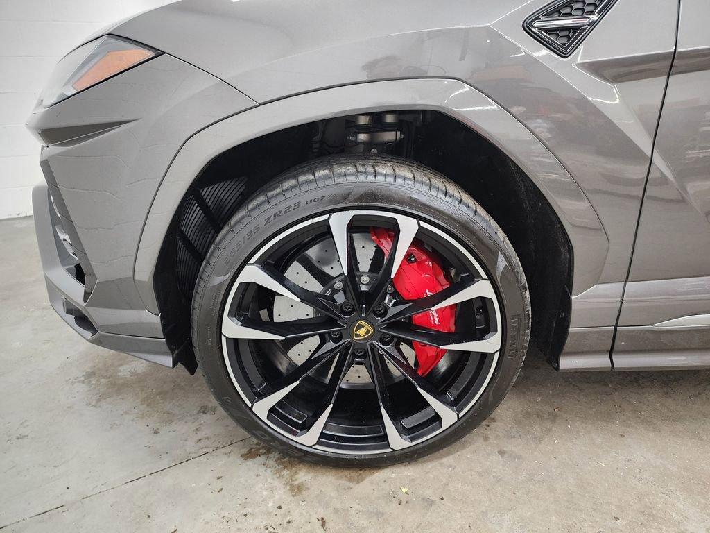 Used 2022 Lamborghini Urus image 45
