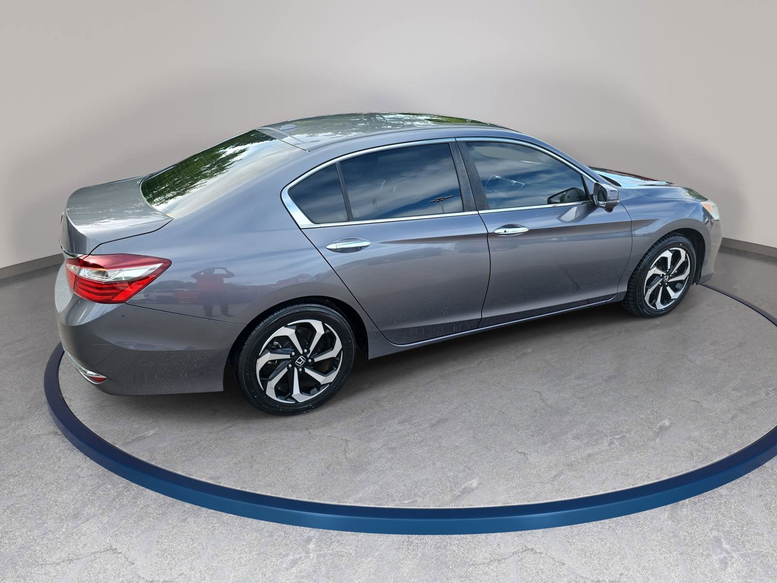Used 2016 Honda Accord EX image 5