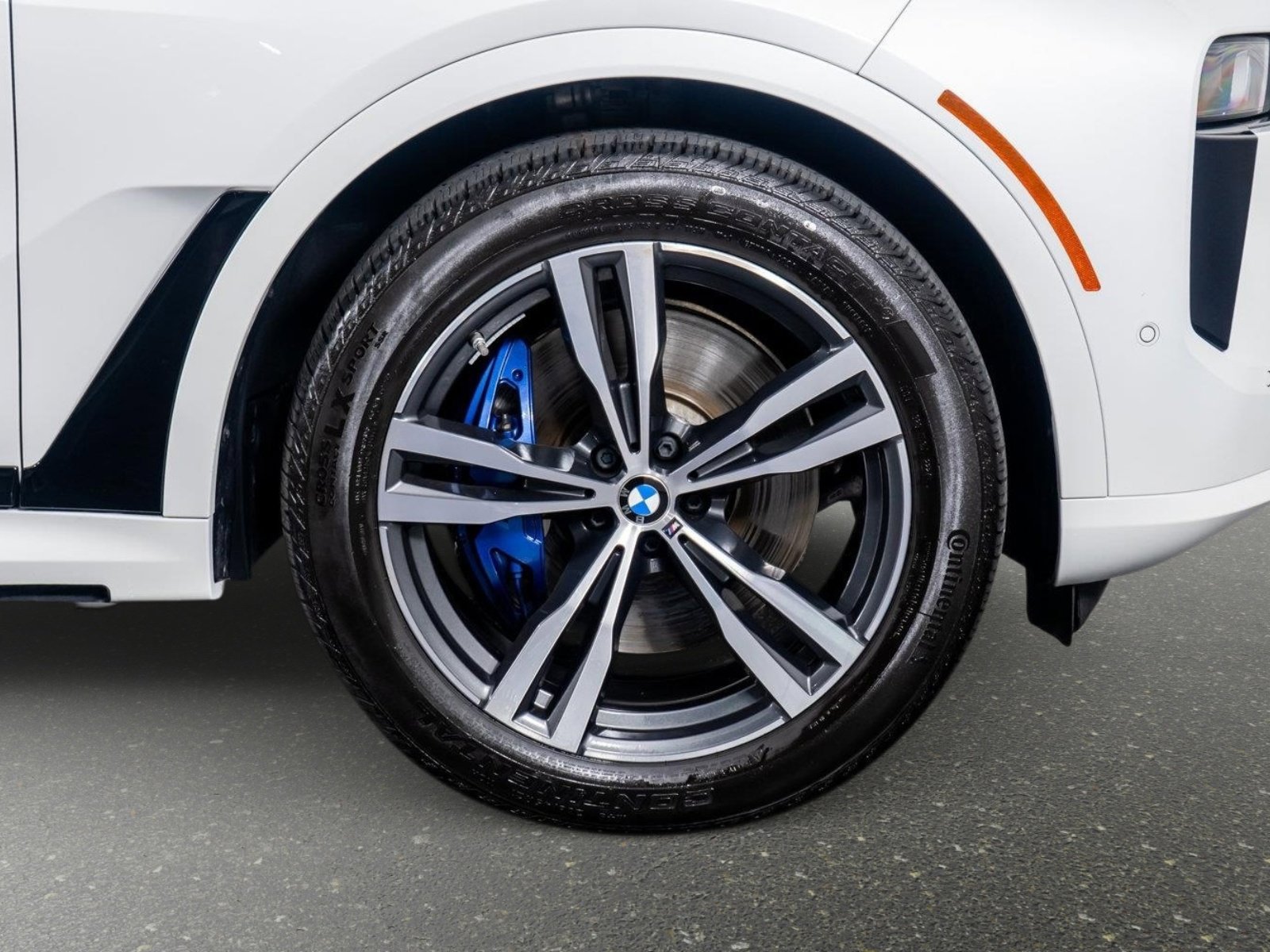 Used 2025 BMW X7 M60i image 7