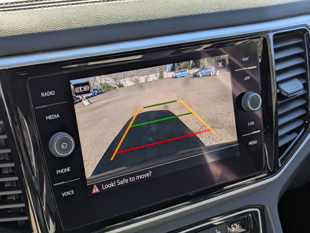 Certified 2022 Volkswagen Atlas Cross Sport SEL R-Line image 19