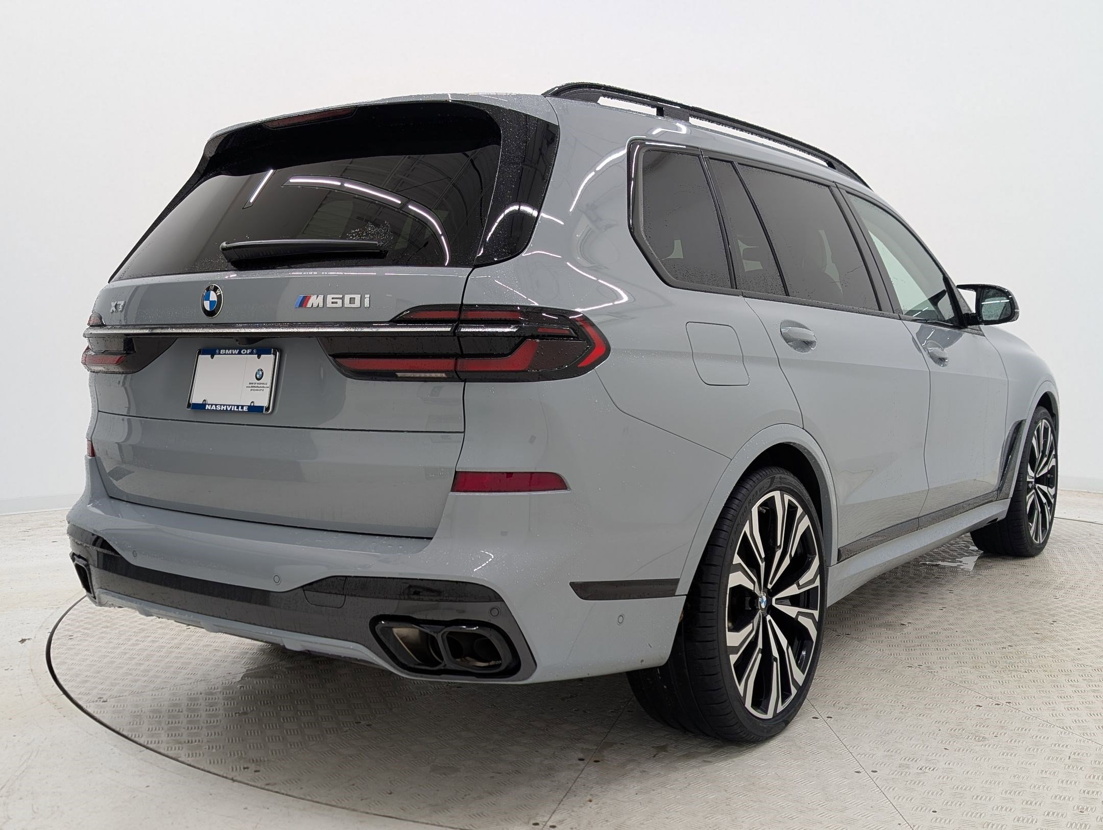 Used 2023 BMW X7 M60i w/ Executive Package image 9
