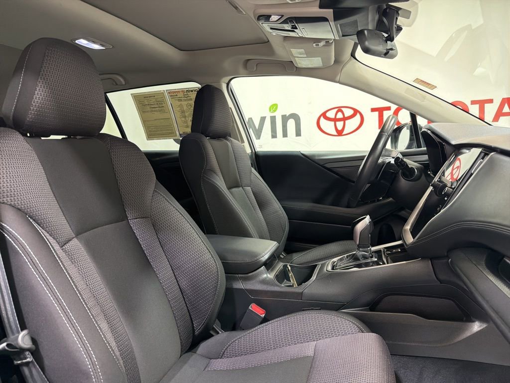 Used 2025 Subaru Outback Premium image 12