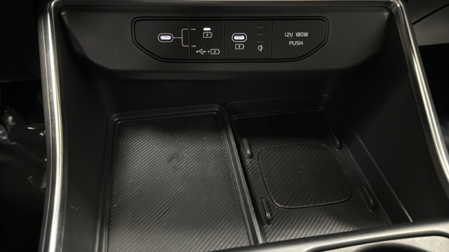 Used 2026 Kia Carnival SX Prestige FWD image 33