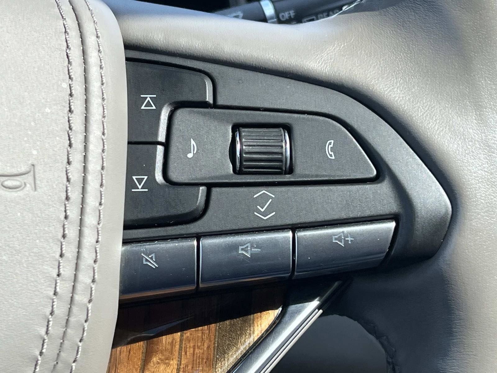 Used 2022 Cadillac Escalade ESV Sport Platinum image 31