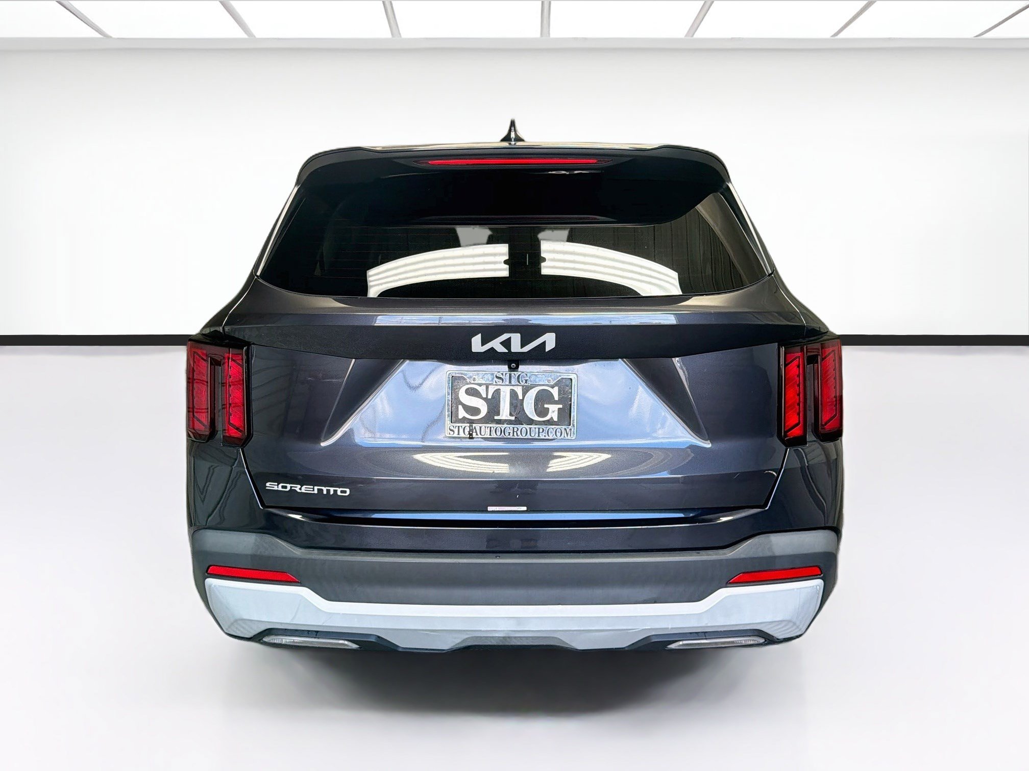 Used 2025 Kia Sorento LX FWD image 5