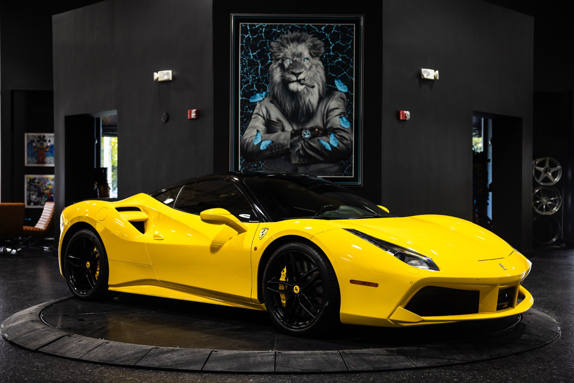 Used 2018 Ferrari 488 GTB RWD image 4