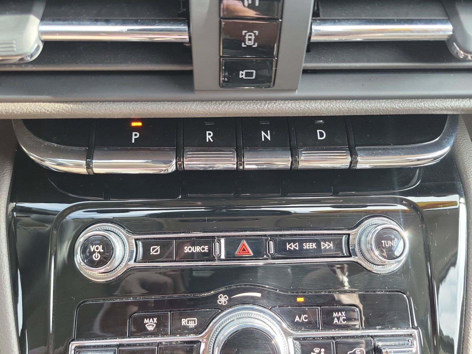 Used 2021 Lincoln Corsair Reserve w/ Elements Package FWD image 31