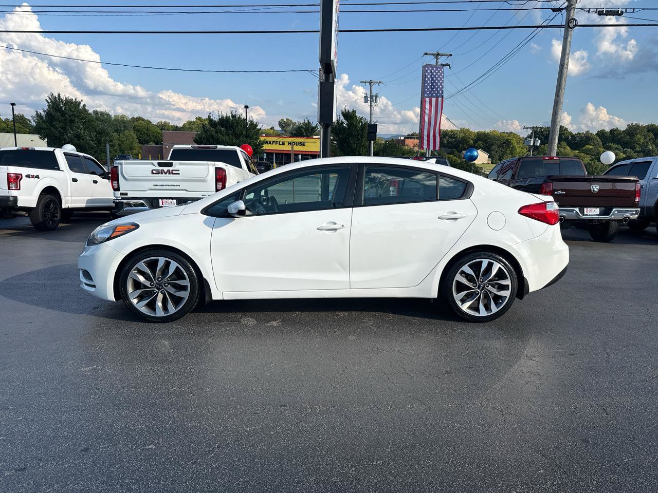 Used 2016 Kia Forte LX FWD image 1