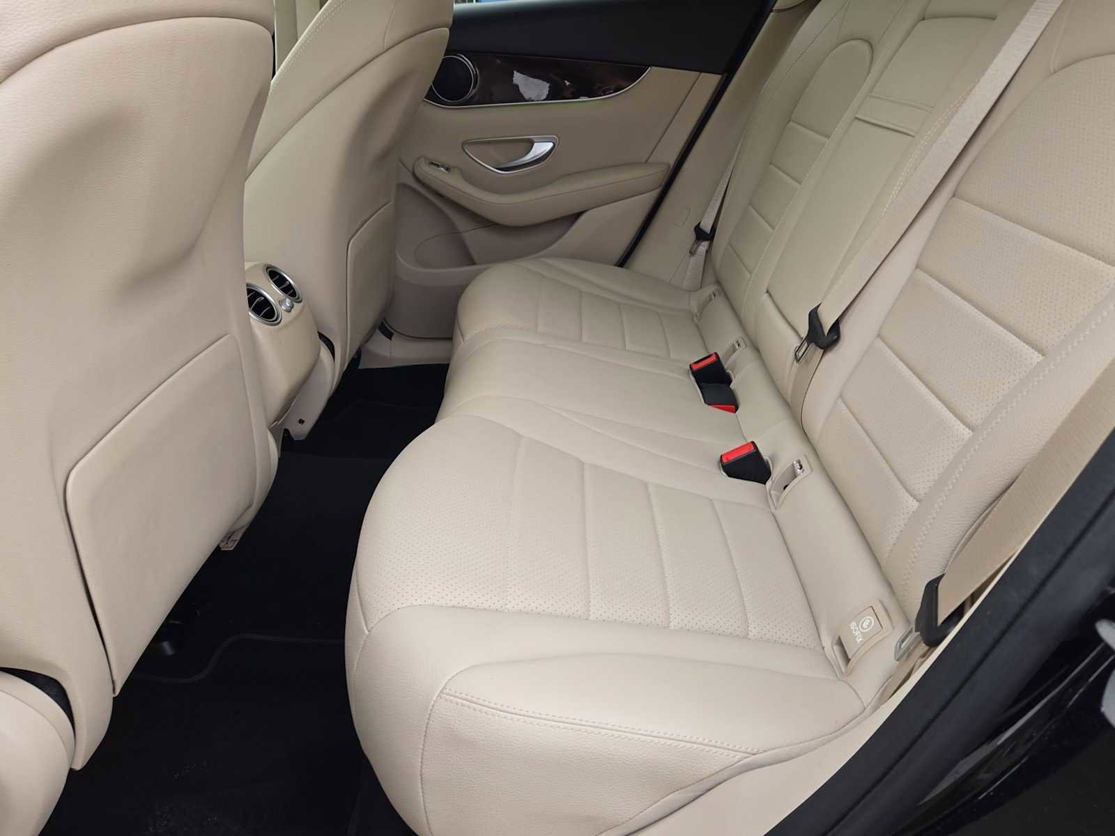 Used 2022 Mercedes-Benz GLC 300 4MATIC image 18