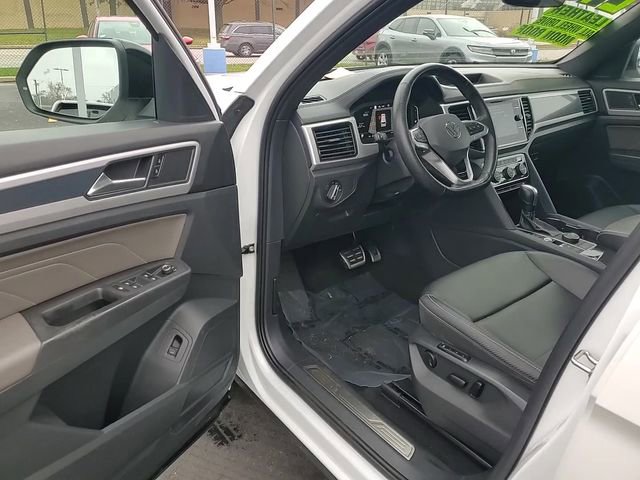 Used 2023 Volkswagen Atlas Cross Sport SEL image 13