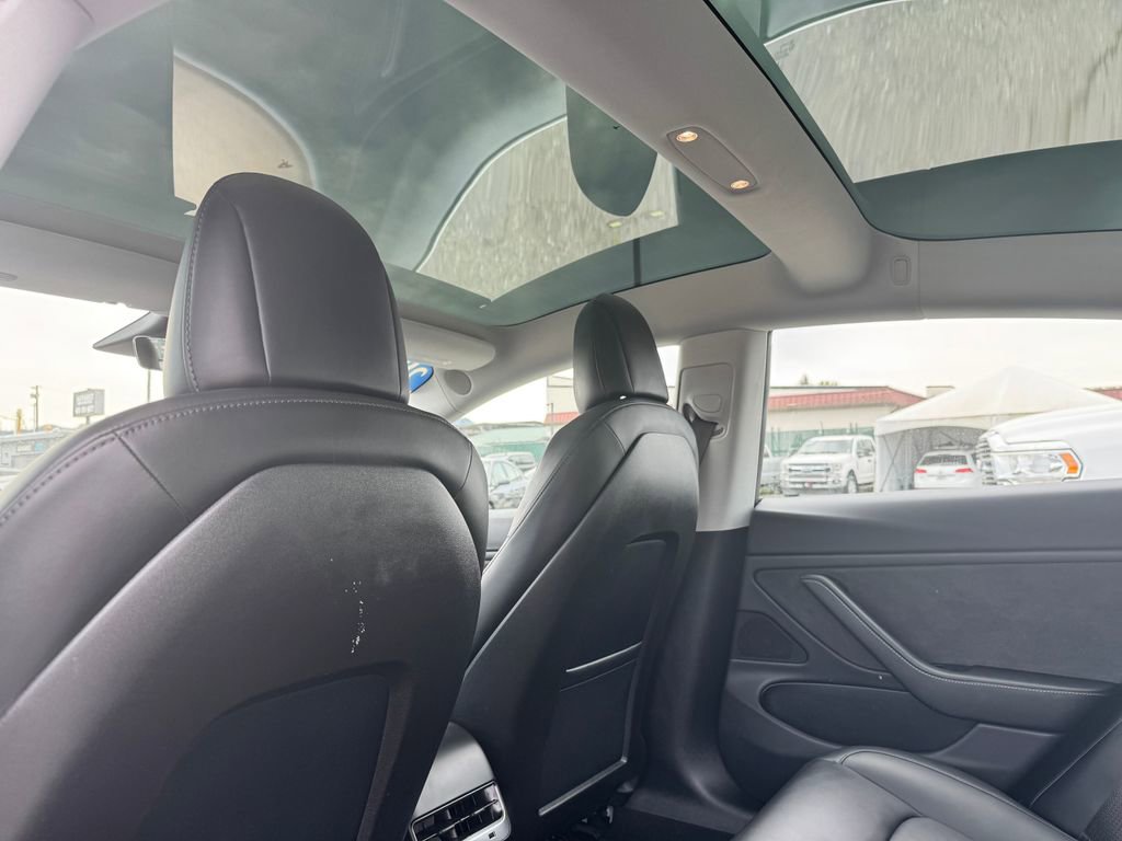 Used 2018 Tesla Model 3 Long Range RWD image 16