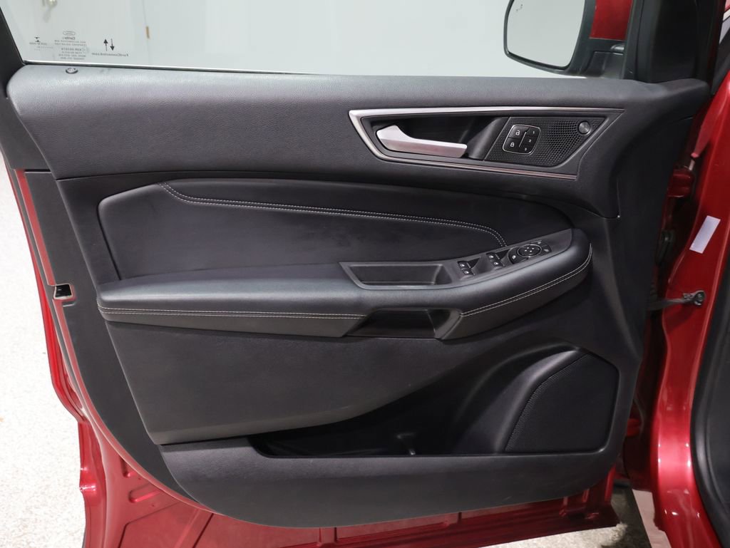 Used 2022 Ford Edge Titanium image 14