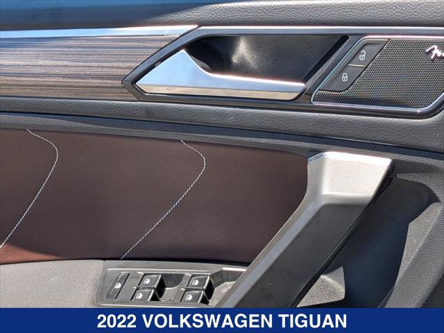 Certified 2022 Volkswagen Tiguan SEL R-Line AWD/4WD image 11