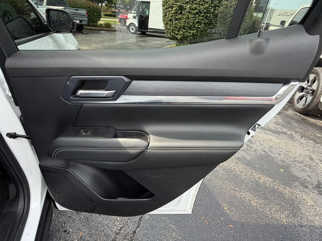 Certified 2025 GMC Terrain Elevation w/ Black Edition AWD/4WD image 16