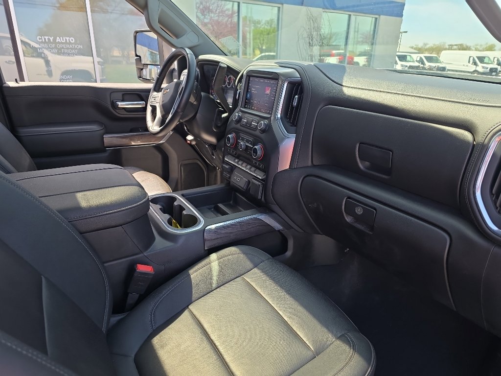 Used 2023 Chevrolet Silverado 3500 LTZ w/ LTZ Convenience Package image 9