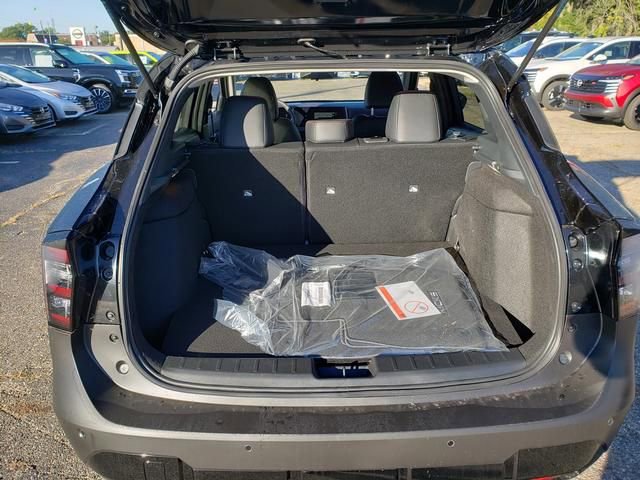 New 2026 Nissan Kicks SR w/ Cold Weather Package image 6