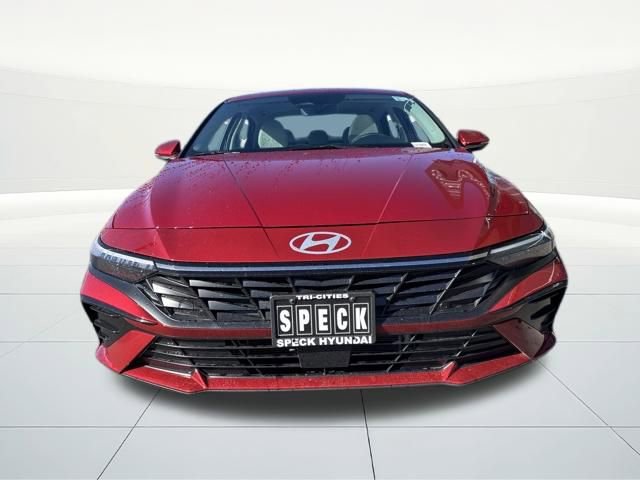 Certified 2025 Hyundai Elantra Limited image 9