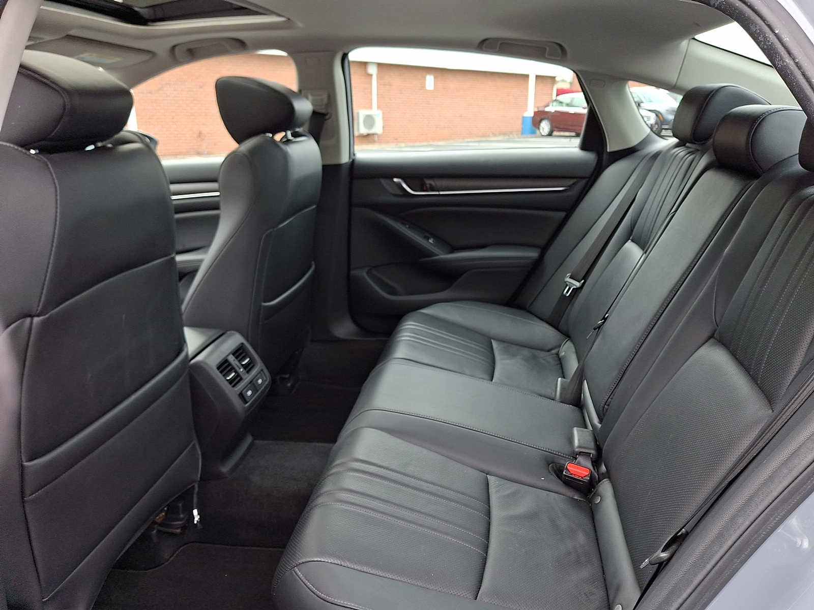 Used 2022 Honda Accord Touring image 10