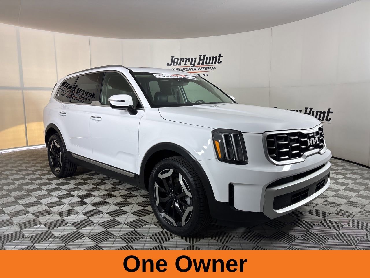 Used 2025 Kia Telluride S image 4