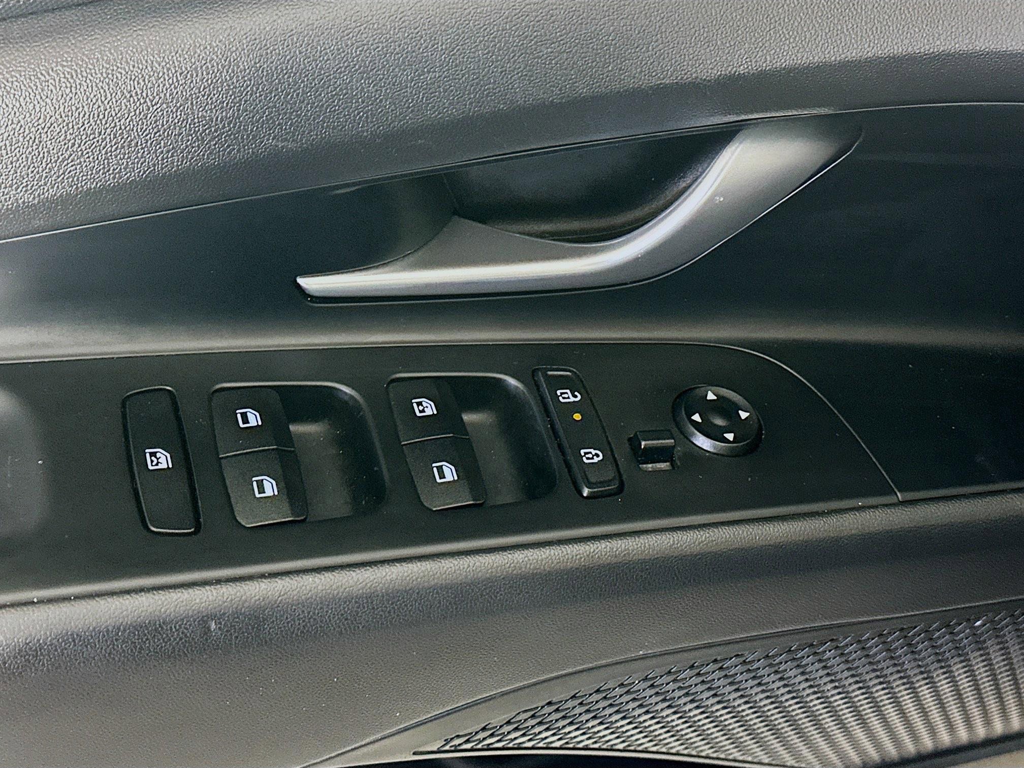 Used 2024 Hyundai Elantra SEL image 15