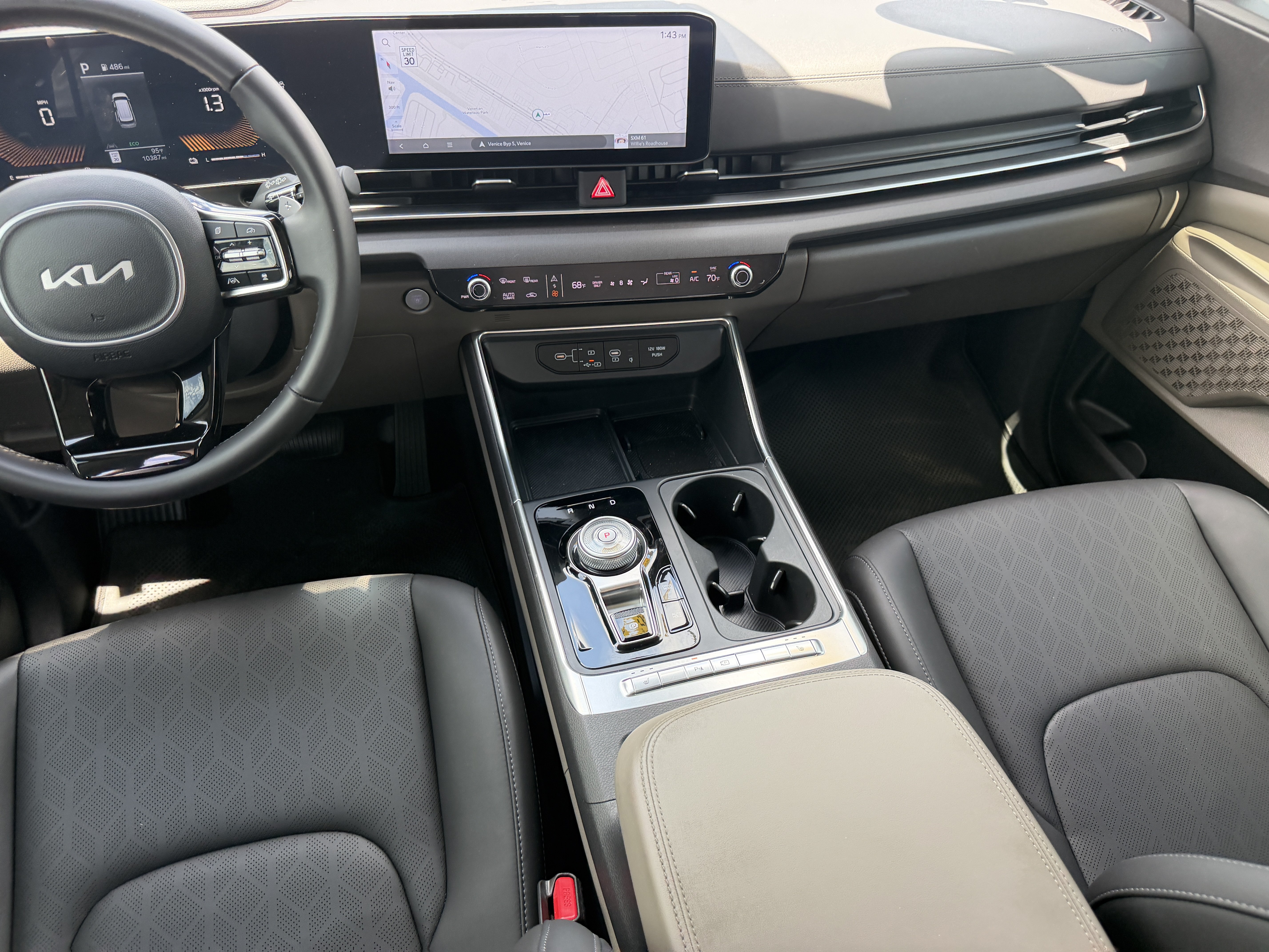 Certified 2025 Kia Carnival EX FWD image 12