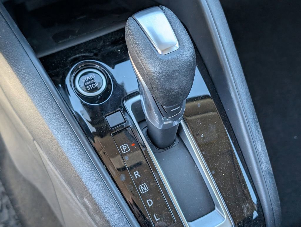 New 2025 Nissan Versa SR w/ Trunk Package image 29