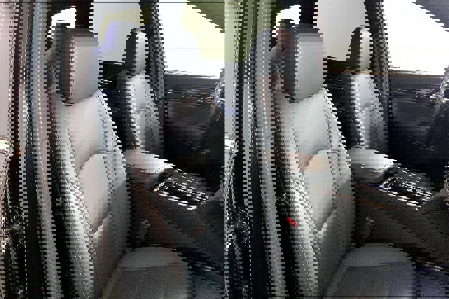 Used 2023 Buick Enclave Essence image 7