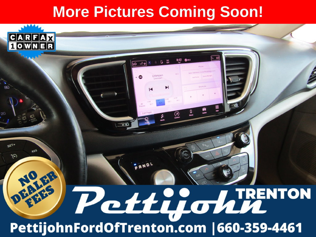 Used 2021 Chrysler Pacifica Touring-L FWD image 29