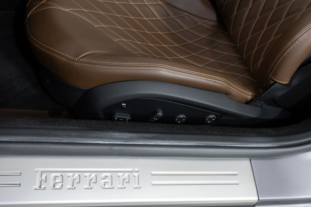 Used 2021 Ferrari 812 GTS image 28