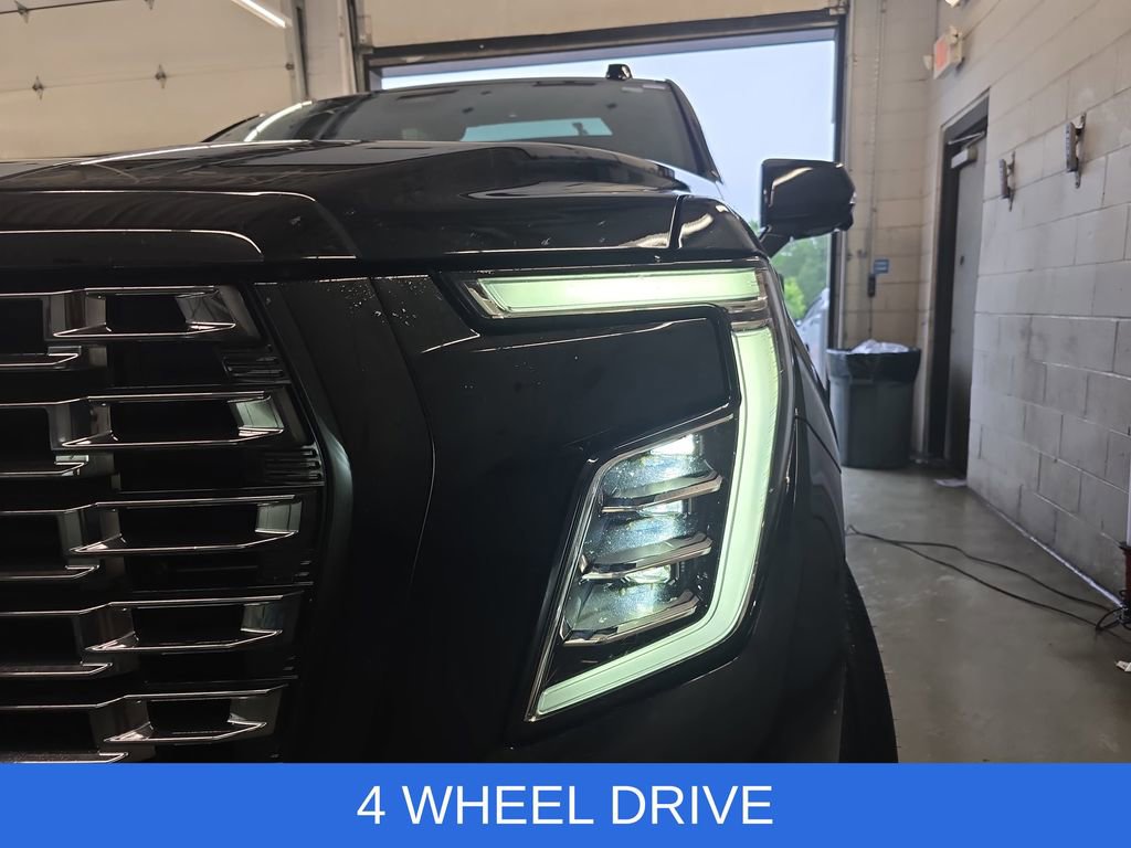Used 2025 GMC Yukon Denali Ultimate AWD/4WD image 34