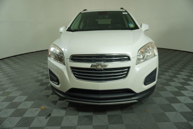 Used 2015 Chevrolet Trax LT w/ LT Plus Package FWD image 2