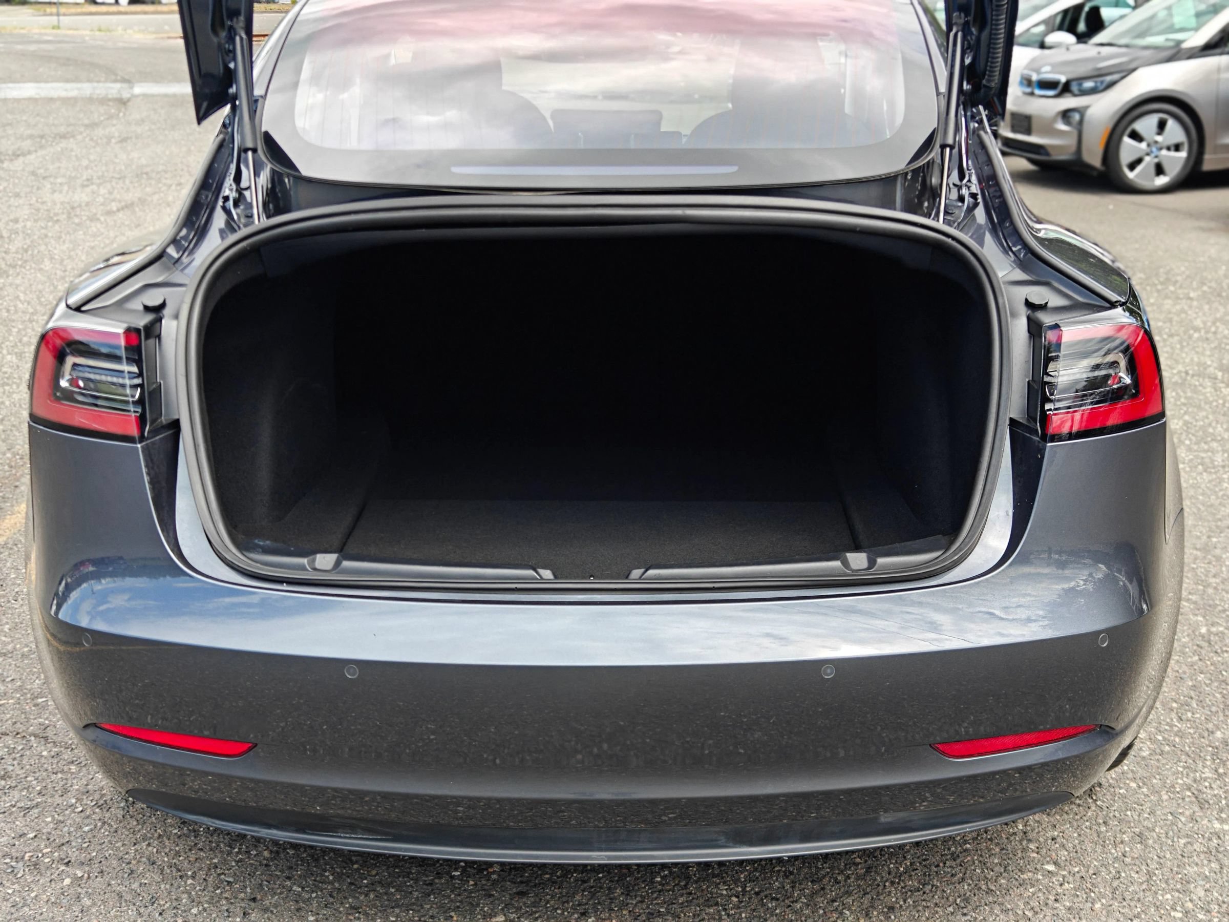 Used 2018 Tesla Model 3 Long Range RWD image 46