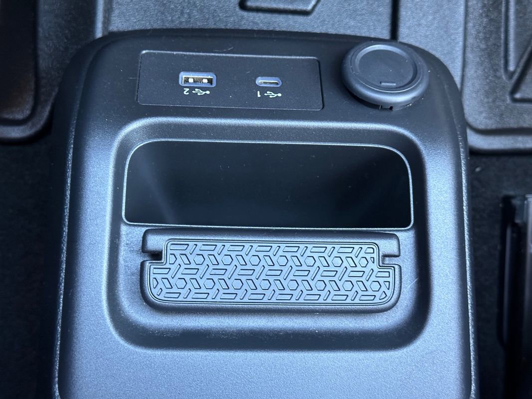 Used 2023 Nissan Ariya Engage image 36