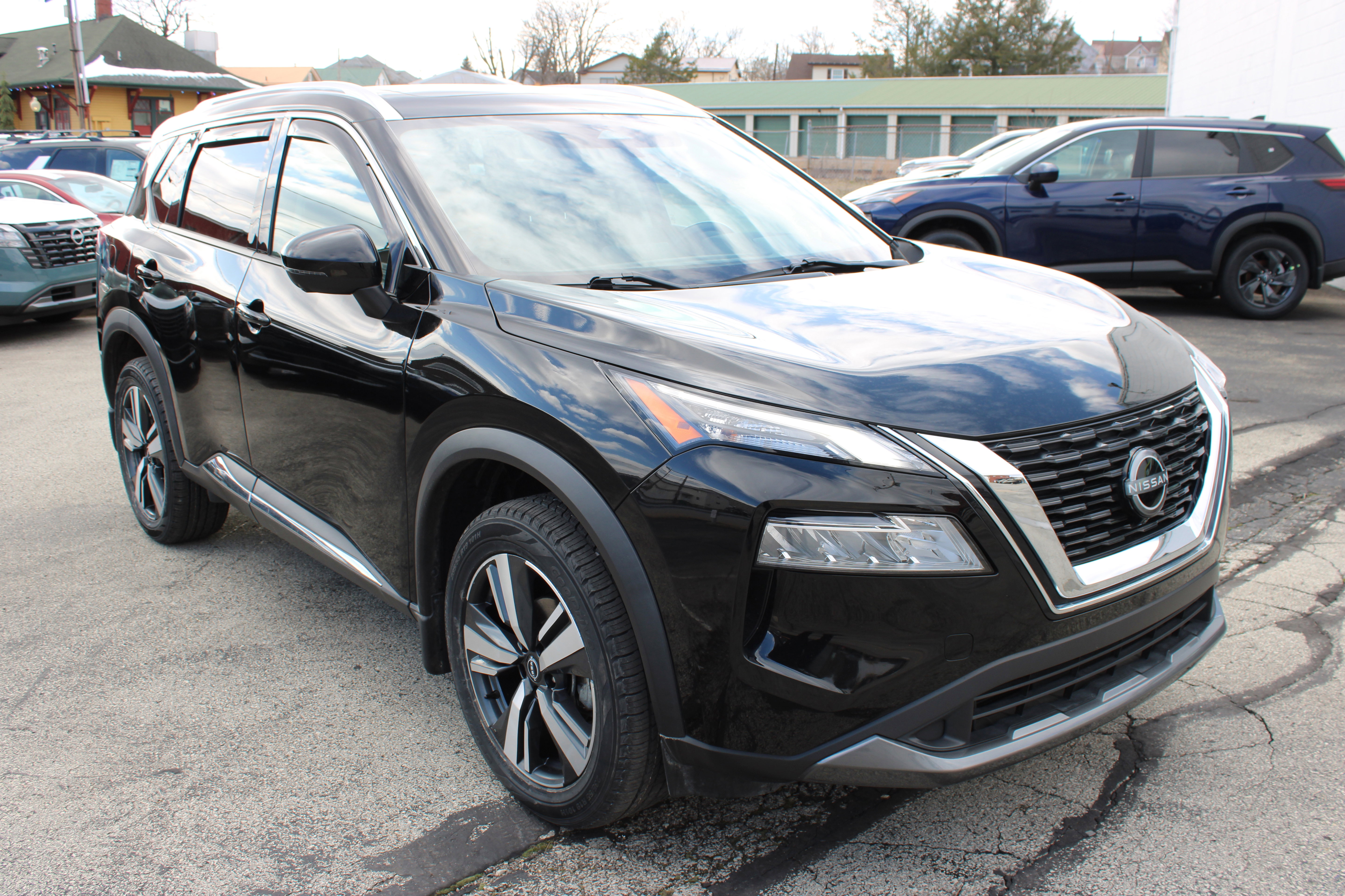 Certified 2023 Nissan Rogue SL AWD/4WD image 9