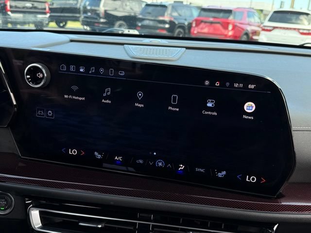 Used 2024 Chevrolet Traverse Z71 w/ Enhanced Driving Package AWD/4WD image 29
