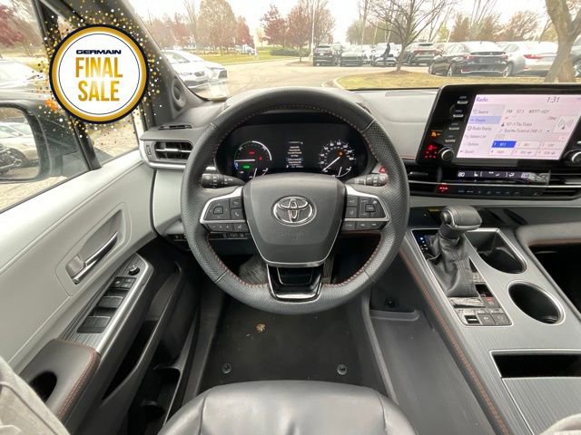 Used 2023 Toyota Sienna XSE image 12