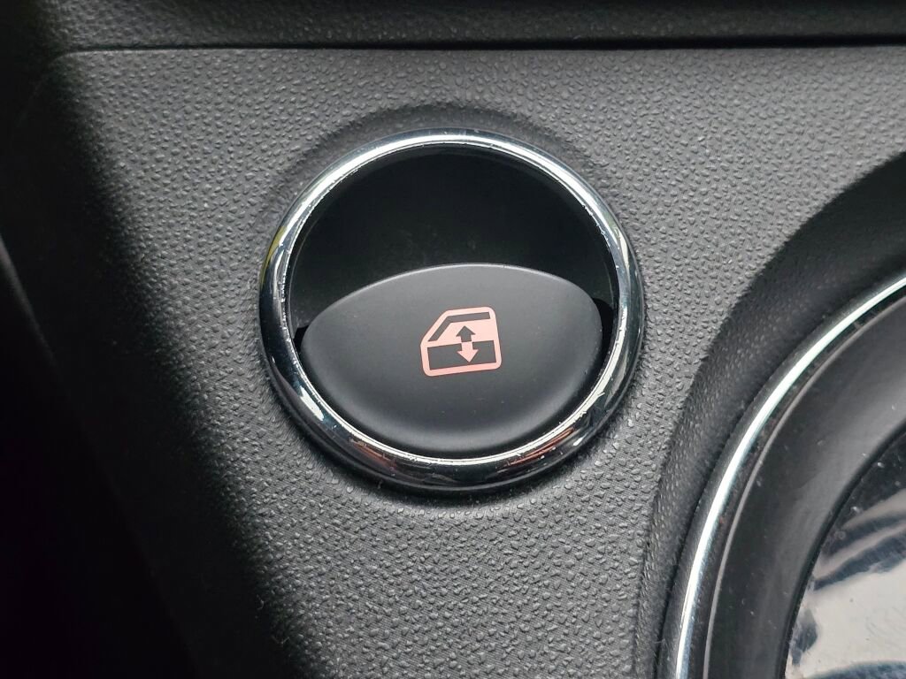 Used 2018 FIAT 500 Lounge image 36