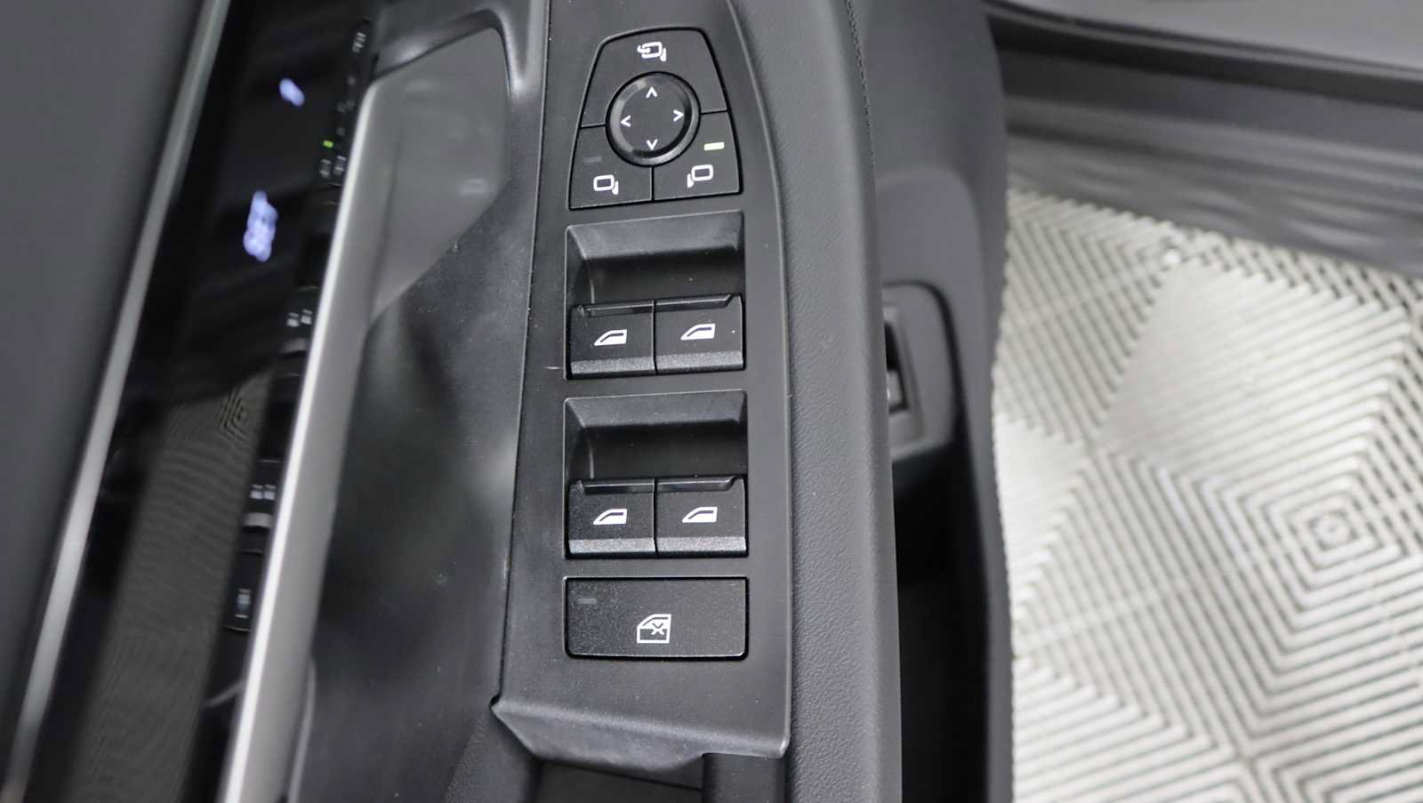Used 2024 BMW 530i xDrive w/ Premium Package AWD/4WD image 20