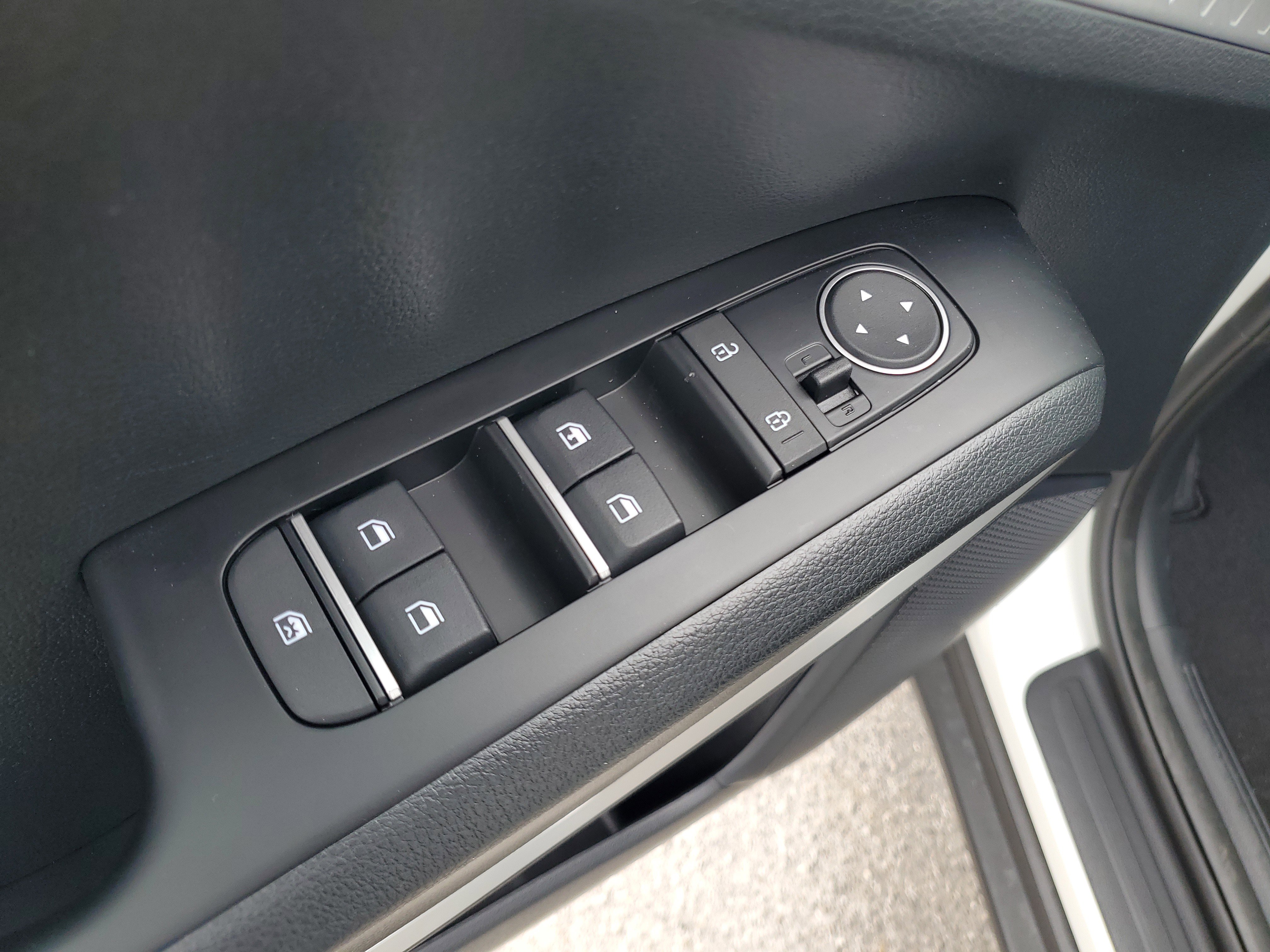 Used 2025 Kia Soul LX image 14