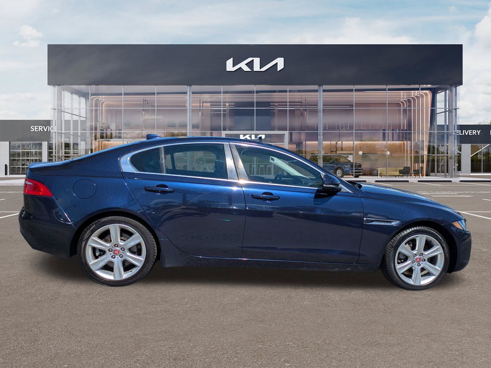 Used 2017 Jaguar XE Prestige AWD/4WD image 3