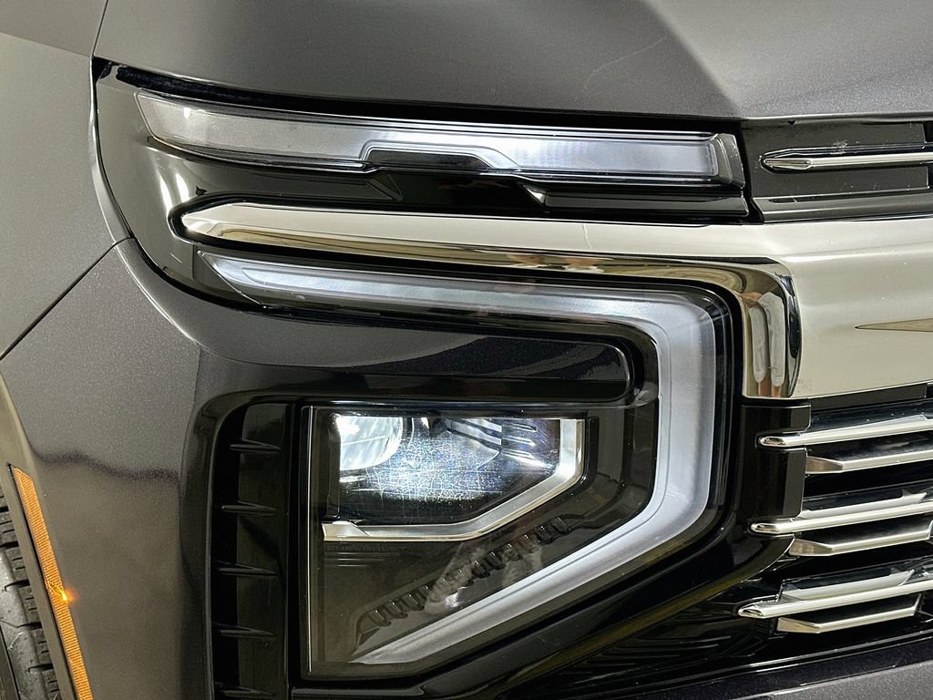 Used 2026 Chevrolet Suburban Premier AWD/4WD image 41